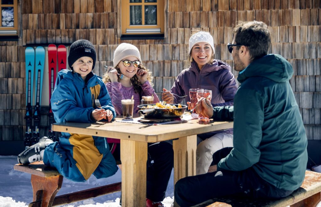 Culinaire stop met de hele familie © Obertauern, Mirja Geh